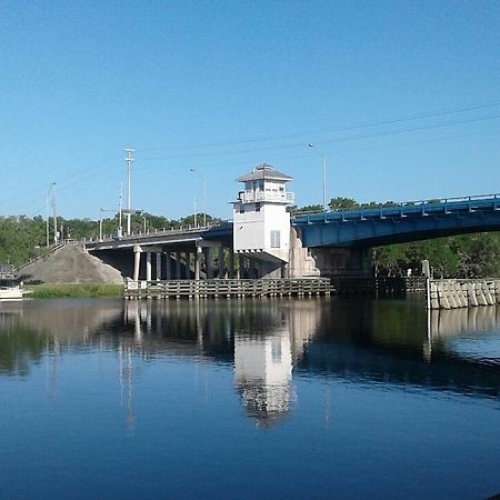 Big River Marina & Lodge Astor 외부 사진